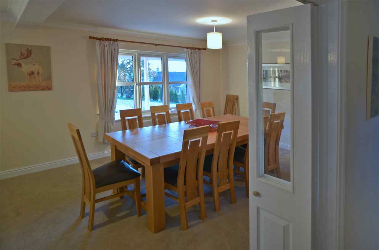 resized-2349823-Mews Hill dining table unextended.jpg